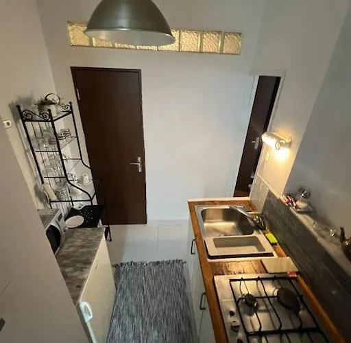 Апартаменти Lovely In In *