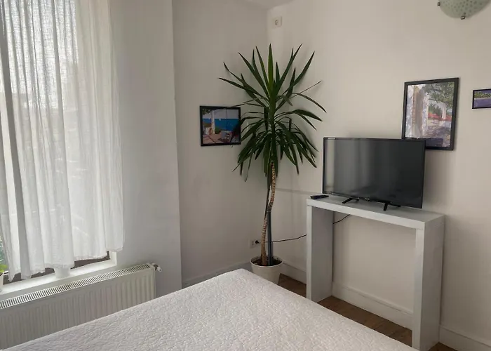 Апартаменти Lovely In In Бухарест