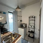 Апартаменти Lovely In In Бухарест